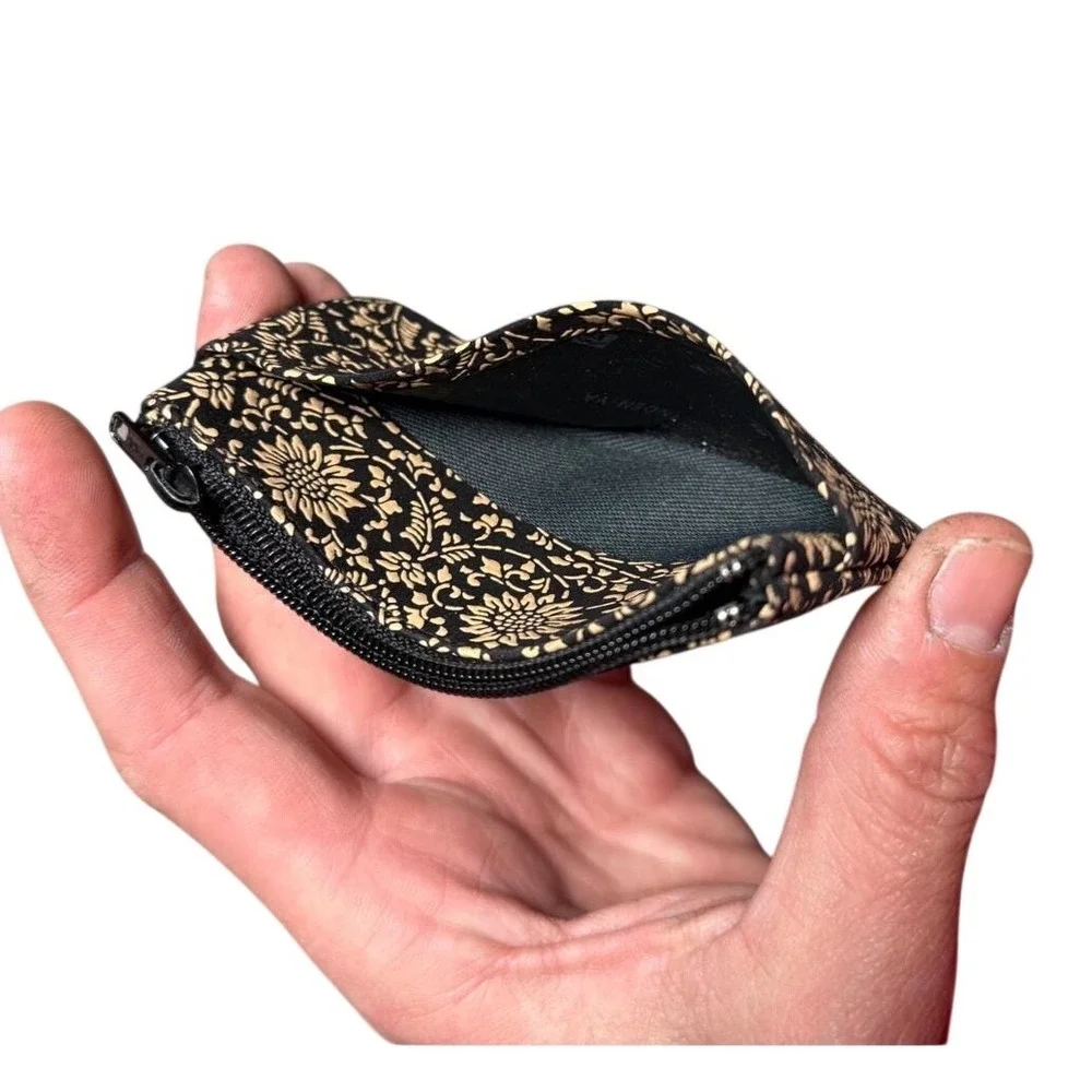 Inden-Ya Yamamoto Japanese Lacquered Deerskin Floral Sunflower Coin‎ Purse Black